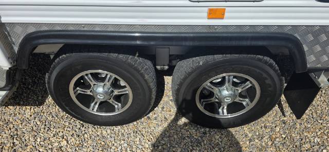 USED 2011 RETREAT MAGNETIC CARAVAN 2 AXLE