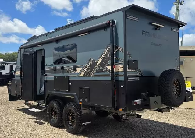 https://media-caravea.syd1.digitaloceanspaces.com/caravans/33EC17024/image-3.webp?q=leRKWcPXCD