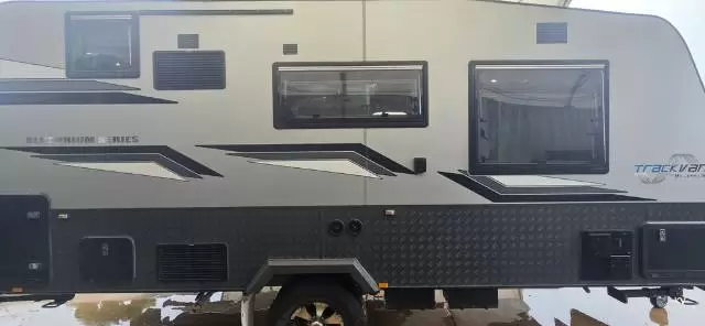 https://media-caravea.syd1.digitaloceanspaces.com/caravans/33EC17120/image-8.webp?q=qJkPkbbkRC