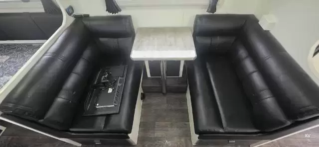 USED 2016 PARAMOUNT COMMANDER LIMITED EDITION