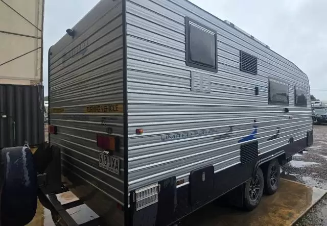 USED 2016 PARAMOUNT COMMANDER LIMITED EDITION