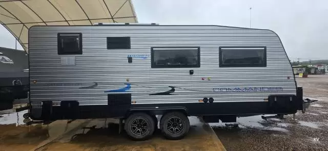 USED 2016 PARAMOUNT COMMANDER LIMITED EDITION
