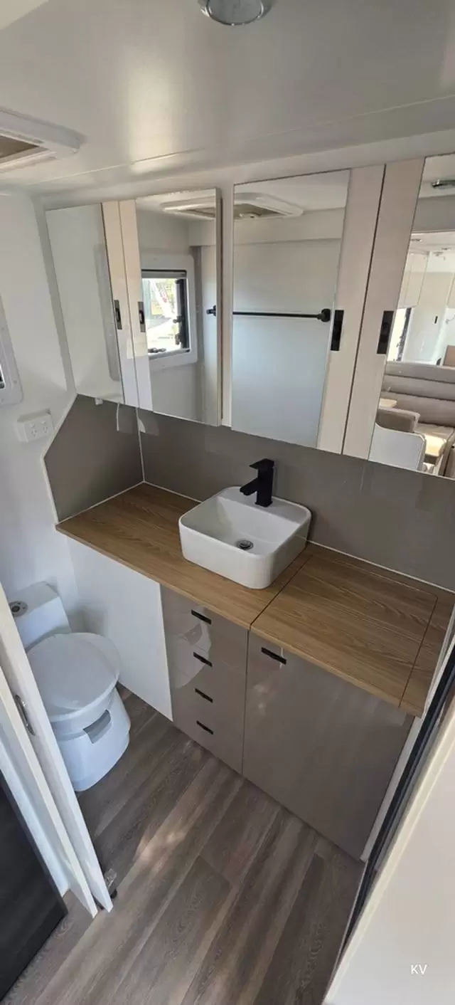 USED 2023 GOODLIFE RV EXTREME 19’6″