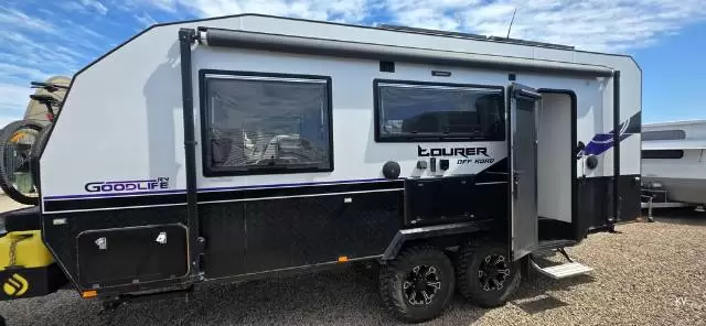 https://media-caravea.syd1.digitaloceanspaces.com/caravans/33EC17761/image-2.webp?q=g8NIzDRMgb
