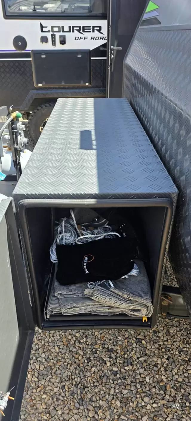https://media-caravea.syd1.digitaloceanspaces.com/caravans/33EC17773/image-2.webp?q=cMDd3KDdOd