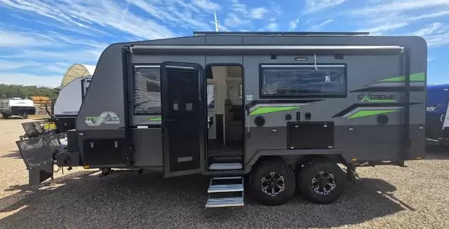 https://media-caravea.syd1.digitaloceanspaces.com/caravans/33EC17773/image-4.webp?q=icLuoFCMxm