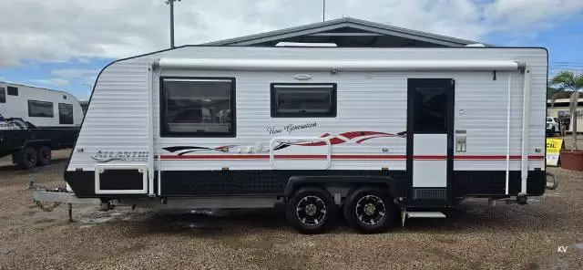 https://media-caravea.syd1.digitaloceanspaces.com/caravans/33EC17962/image-1.webp?q=t16Jw301ji