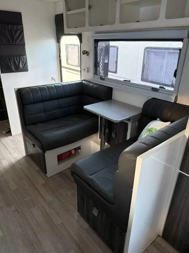 USED 2017 ESSENTIAL CARAVANS CRUISER