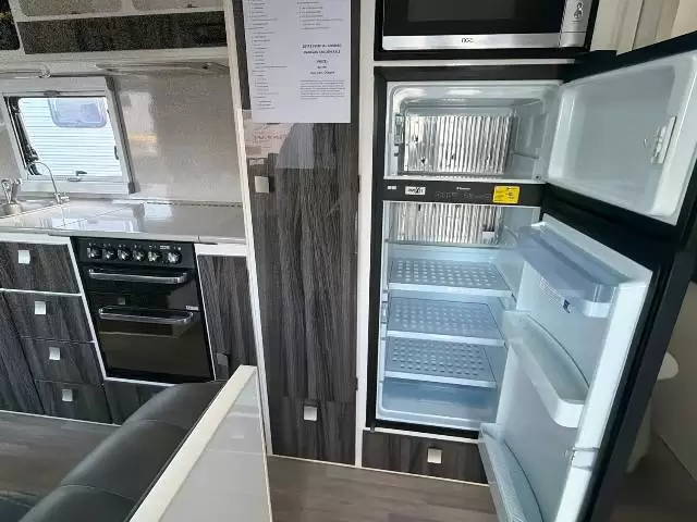 USED 2017 ESSENTIAL CARAVANS CRUISER