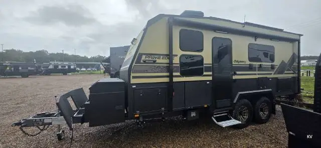 https://media-caravea.syd1.digitaloceanspaces.com/caravans/33EC19600/image-2.webp?q=PDUdYmROnq