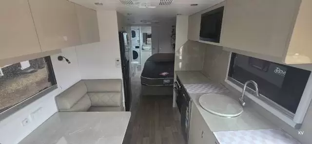 USED 2025 EMPIRE LUXOR 24′