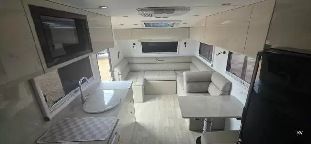 USED 2025 EMPIRE LUXOR 24′