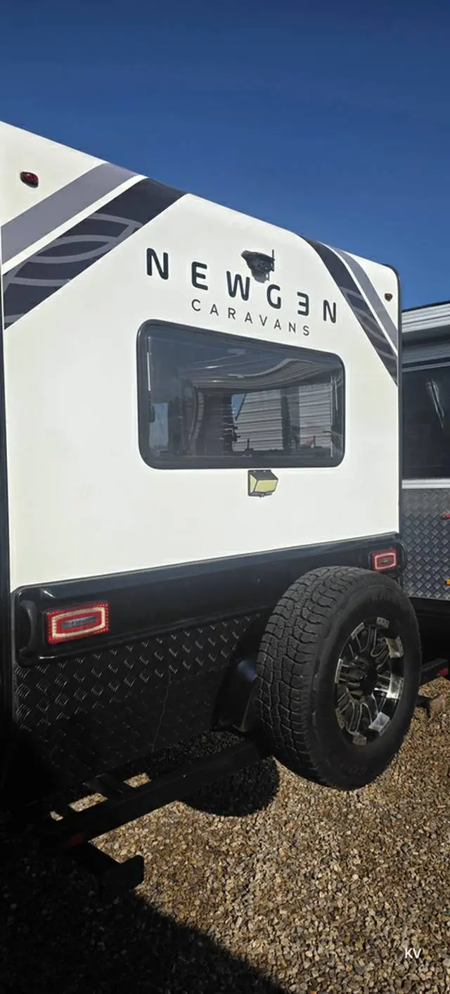 https://media-caravea.syd1.digitaloceanspaces.com/caravans/33EC20004/image-4.webp?q=WsdbUP2Qll