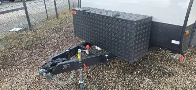 NEW 2026 TRAVELLER TRACK 20