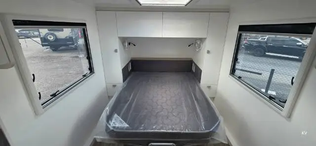 NEW 2026 TRAVELLER TRACK 20