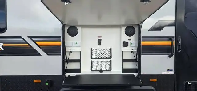 NEW 2026 TRAVELLER TRACK 20