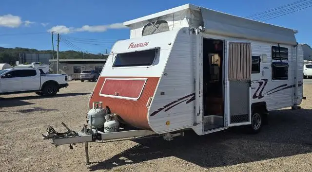 USED 2008 FRANKLIN BELAIRE POPTOP 17′