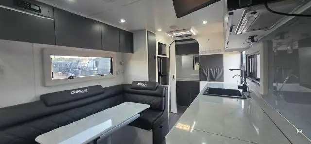 USED 2023 PLATINUM BLUEWAVE 21′