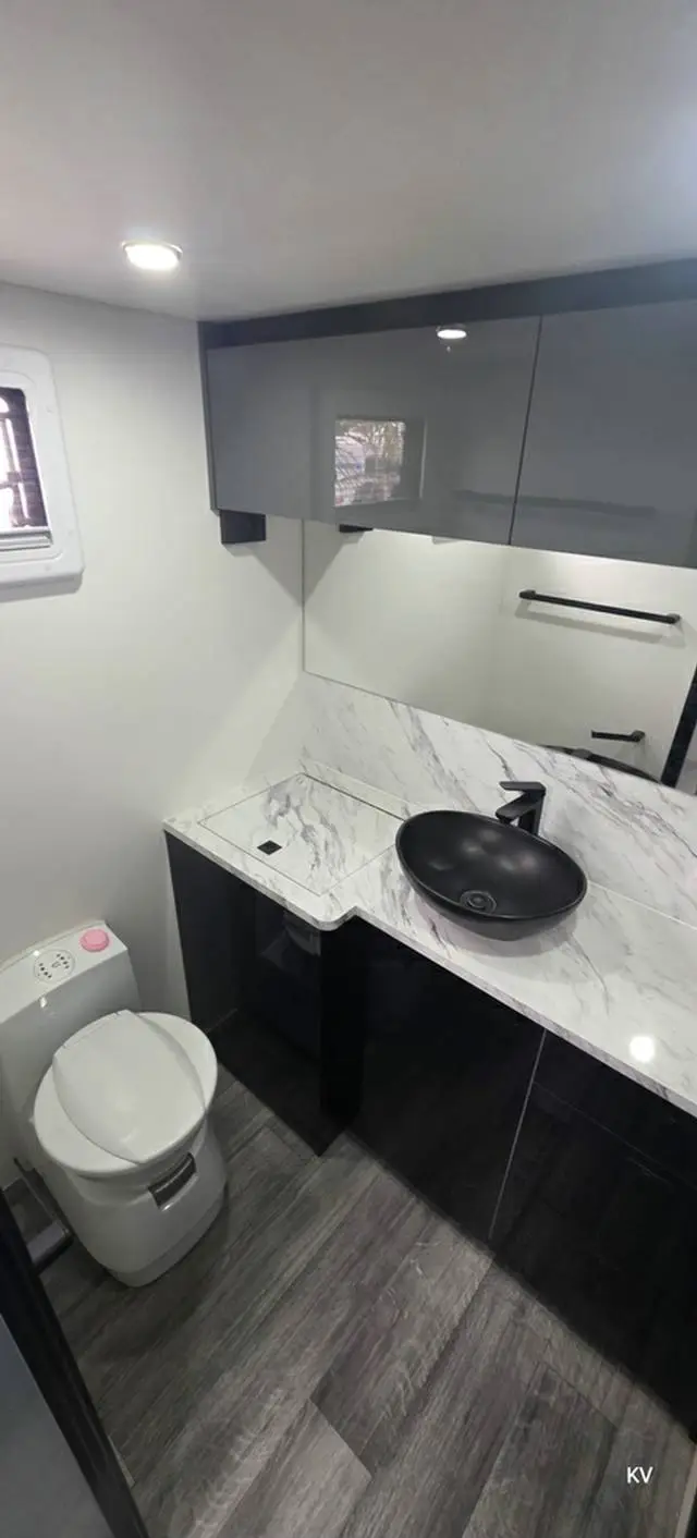 USED 2022 LOTUS CARAVANS OFF GRID 246