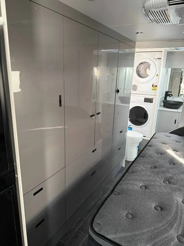 USED 2025 EMPIRE LUXOR 24′