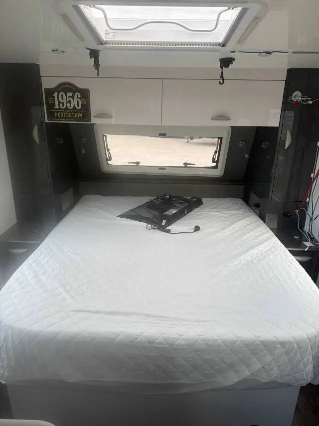 https://media-caravea.syd1.digitaloceanspaces.com/caravans/33EC21747/image-9.webp?q=rIISV9Lk0W