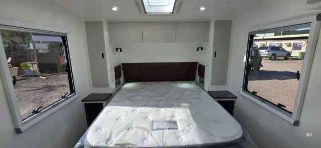 NEW 2026 RESORT RV WHITEHAVEN 20′