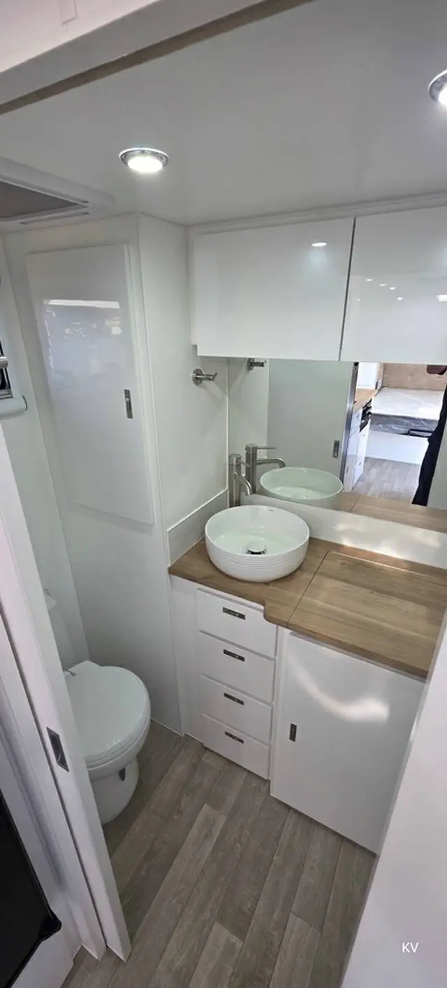 NEW 2026 RESORT RV WHITEHAVEN 18’6″