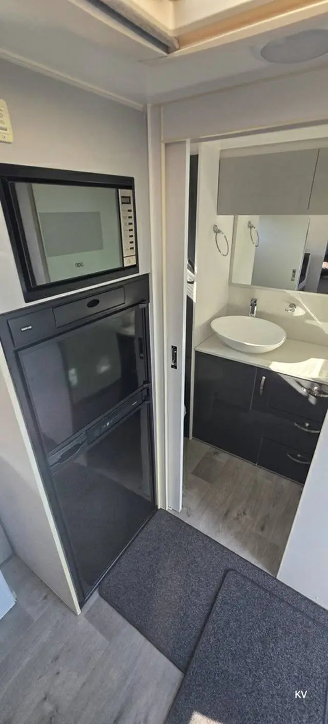 USED 2019 NOVA SIGNITURE 680