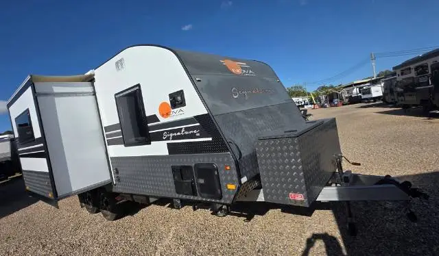 USED 2019 NOVA SIGNITURE 680