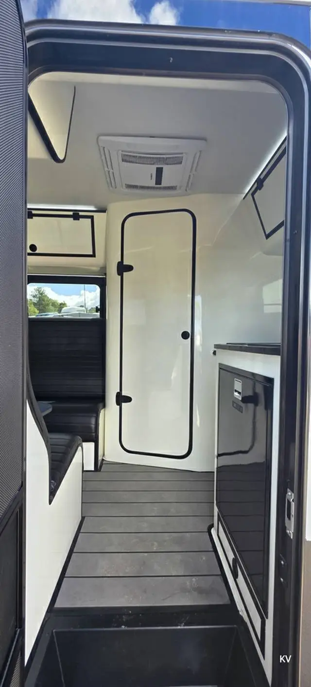 USED 2025 ON THE MOVE CARAVANS CROSSFIRE