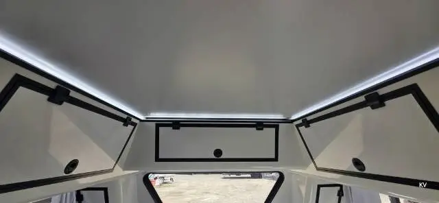 USED 2025 ON THE MOVE CARAVANS CROSSFIRE