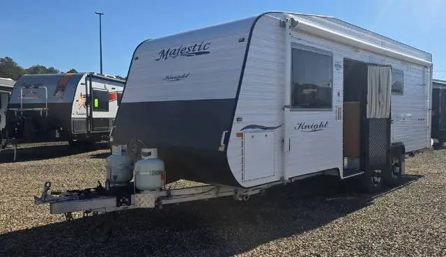 USED 2013 MAJESTIC KNIGHT