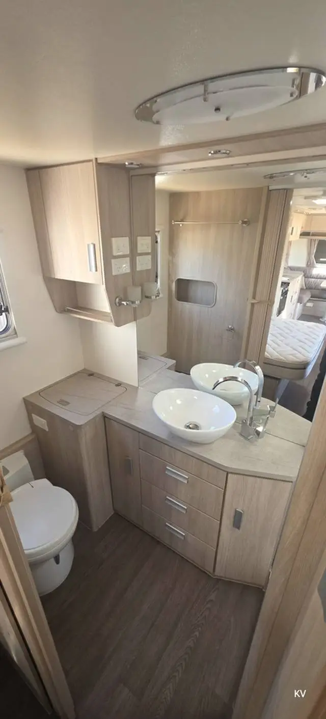 USED 2017 JAYCO STARCRAFT OUTBACK SLIDE OUT