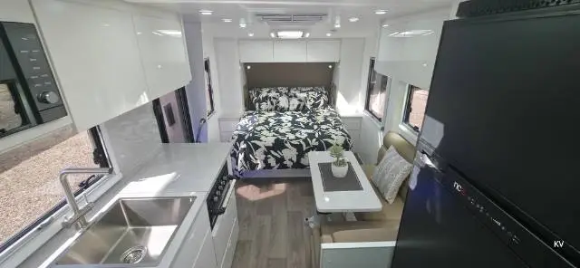 NEW 2026 RESORT RV WHITEHAVEN 18