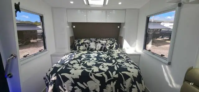 NEW 2026 RESORT RV WHITEHAVEN 18