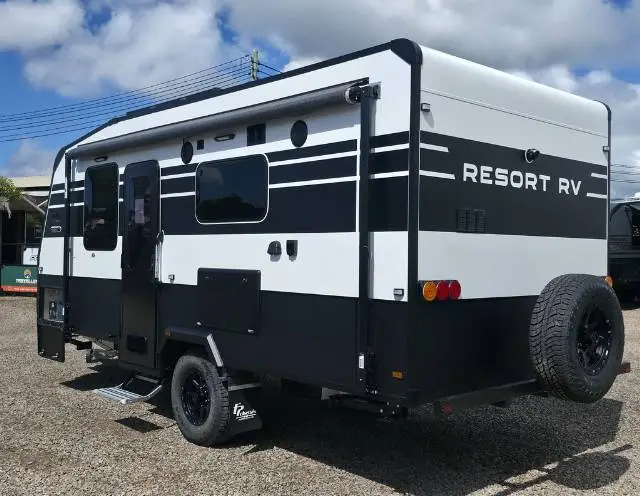 NEW 2026 RESORT RV WHITEHAVEN 18