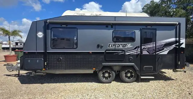 https://media-caravea.syd1.digitaloceanspaces.com/caravans/33EC22368/image-2.webp?q=brIn0MLrFe