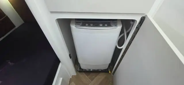 NEW 2026 RESORT RV WHITEHAVEN 18′ F2