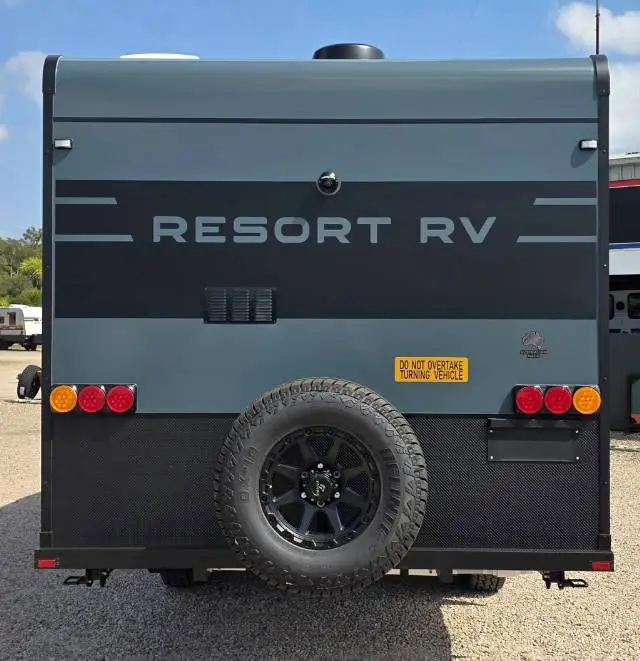NEW 2026 RESORT RV WHITEHAVEN 18′ F2