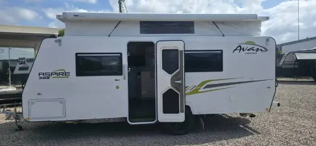 https://media-caravea.syd1.digitaloceanspaces.com/caravans/33EC22987/image-1.webp?q=R5KuI63Wyd