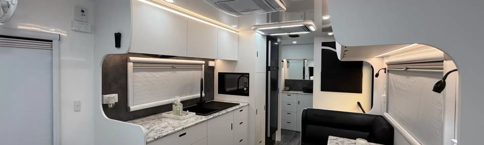 Odyssey ATX interior image 2