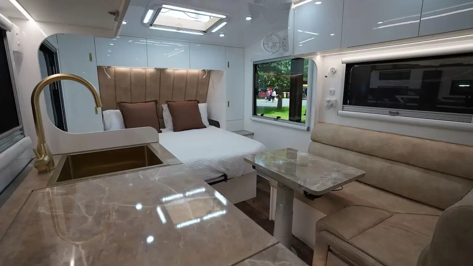Xplorer interior image 3