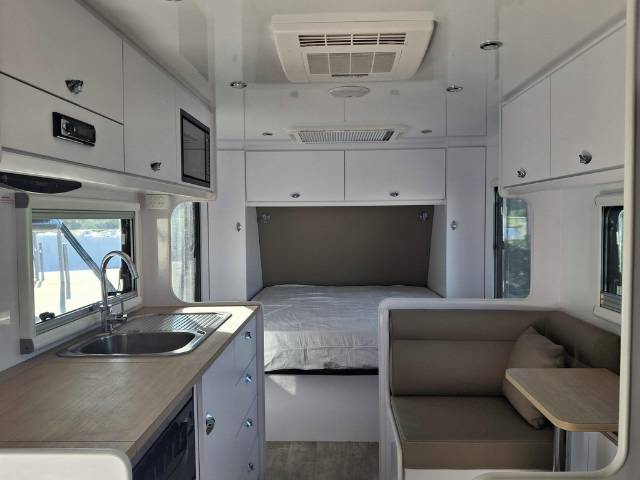 NEW 2025 NEWGEN CARAVANS NGB 19 CARAVAN 1 AXLE