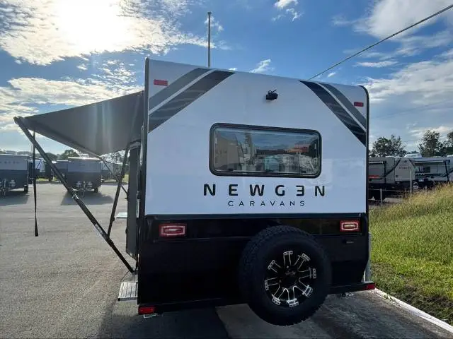 https://media-caravea.syd1.digitaloceanspaces.com/caravans/35EC15880/image-3.webp?q=5NYTbzffGq
