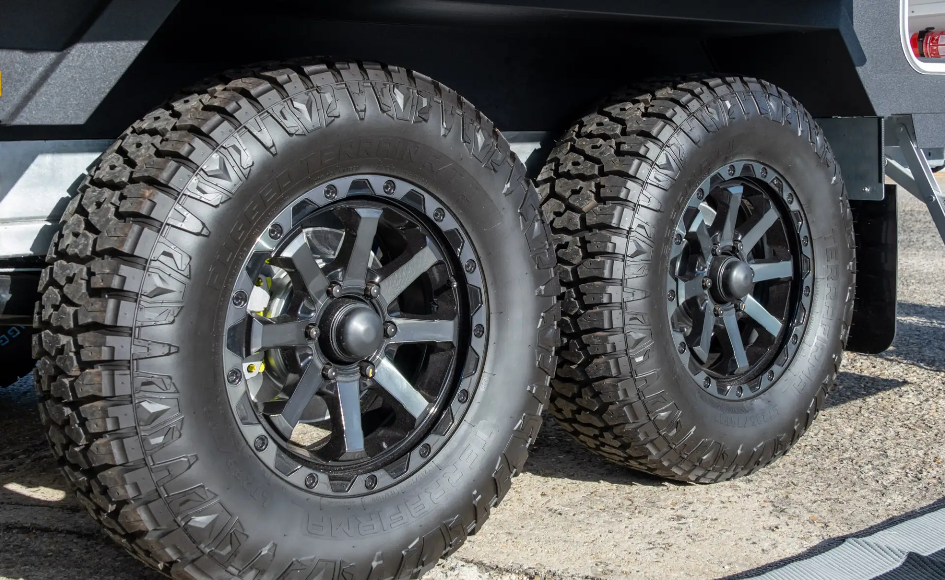 2026 Nirvana 16' Family Hard Top — photo 8
