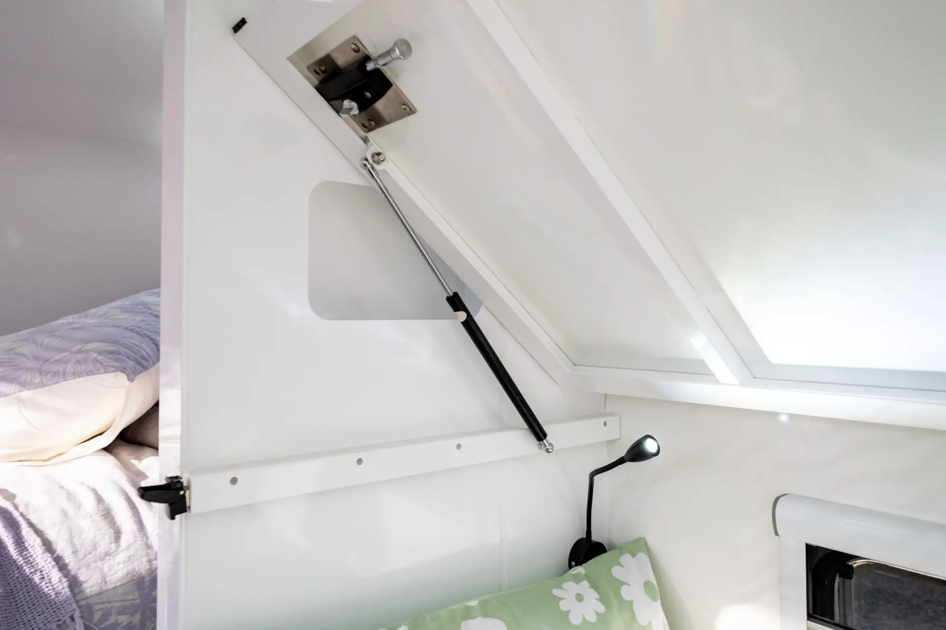 2026 Nirvana 16' Family Hard Top — photo 27