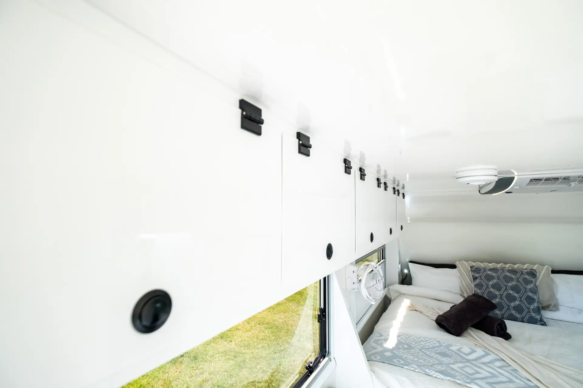 2026 Vision RV Nirvana 16C Hard Top — photo 43