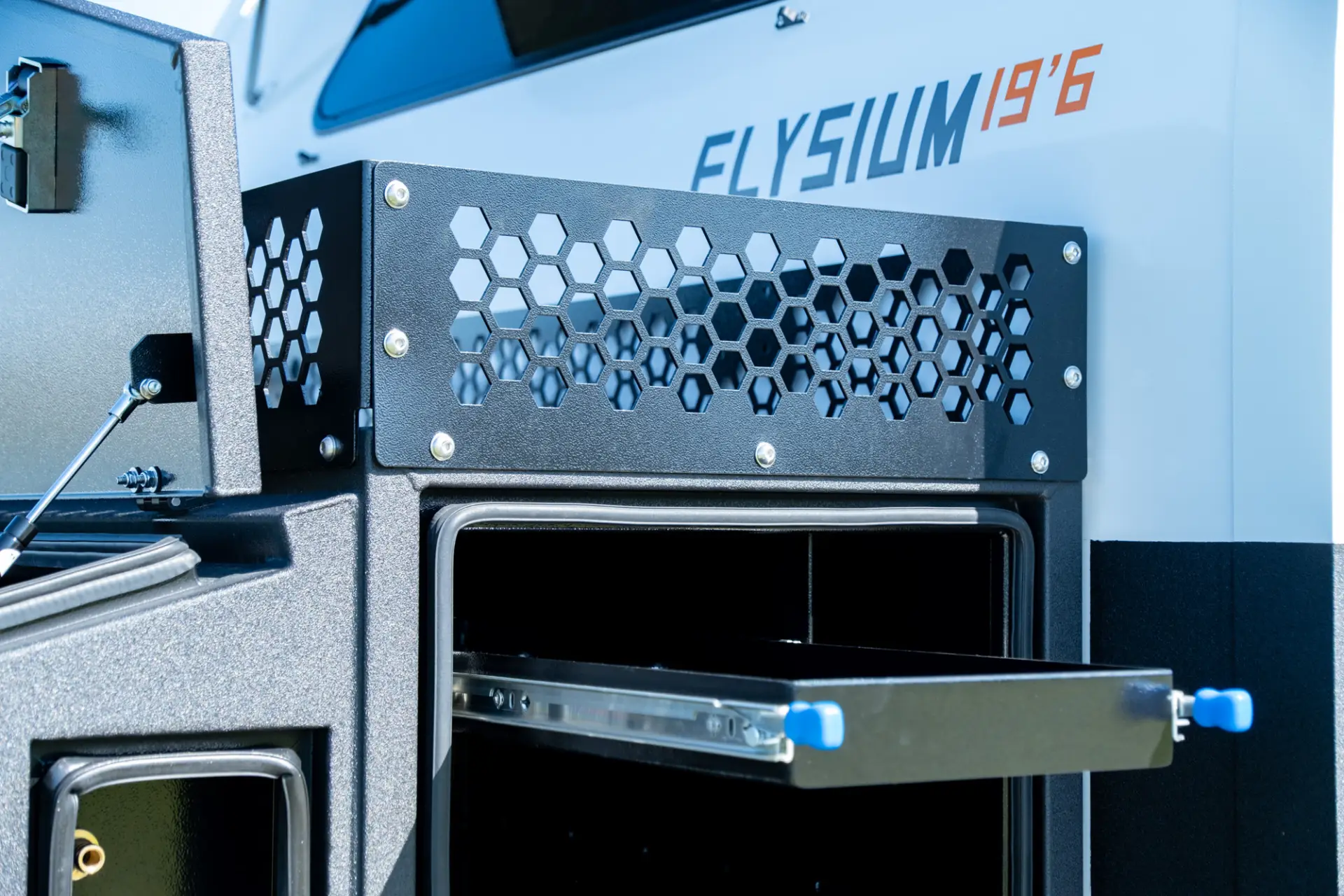 2026 Vision RV Elysium 19'6 Couples — photo 15