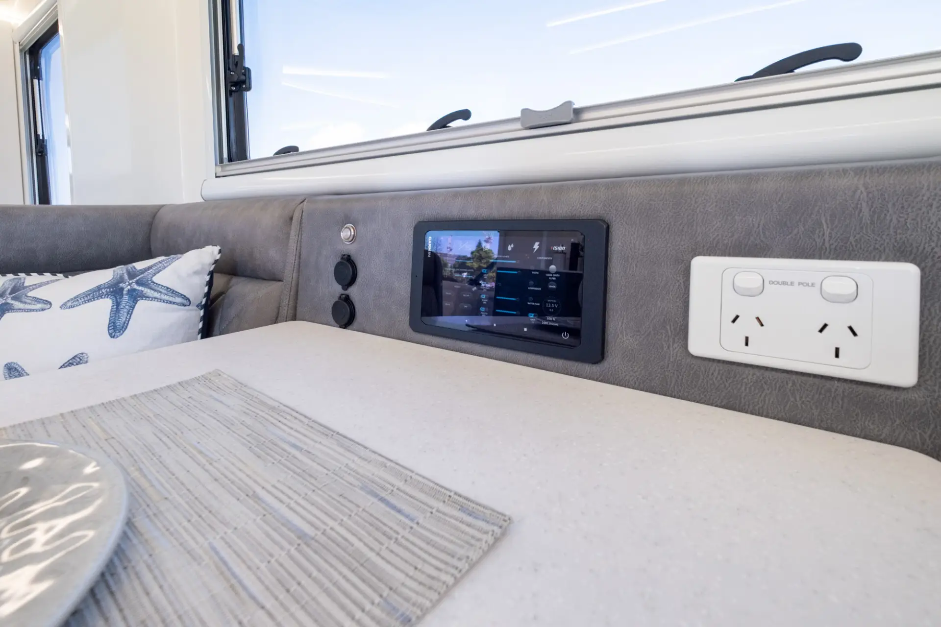 2026 Vision RV Elysium 19'6 Couples — photo 51