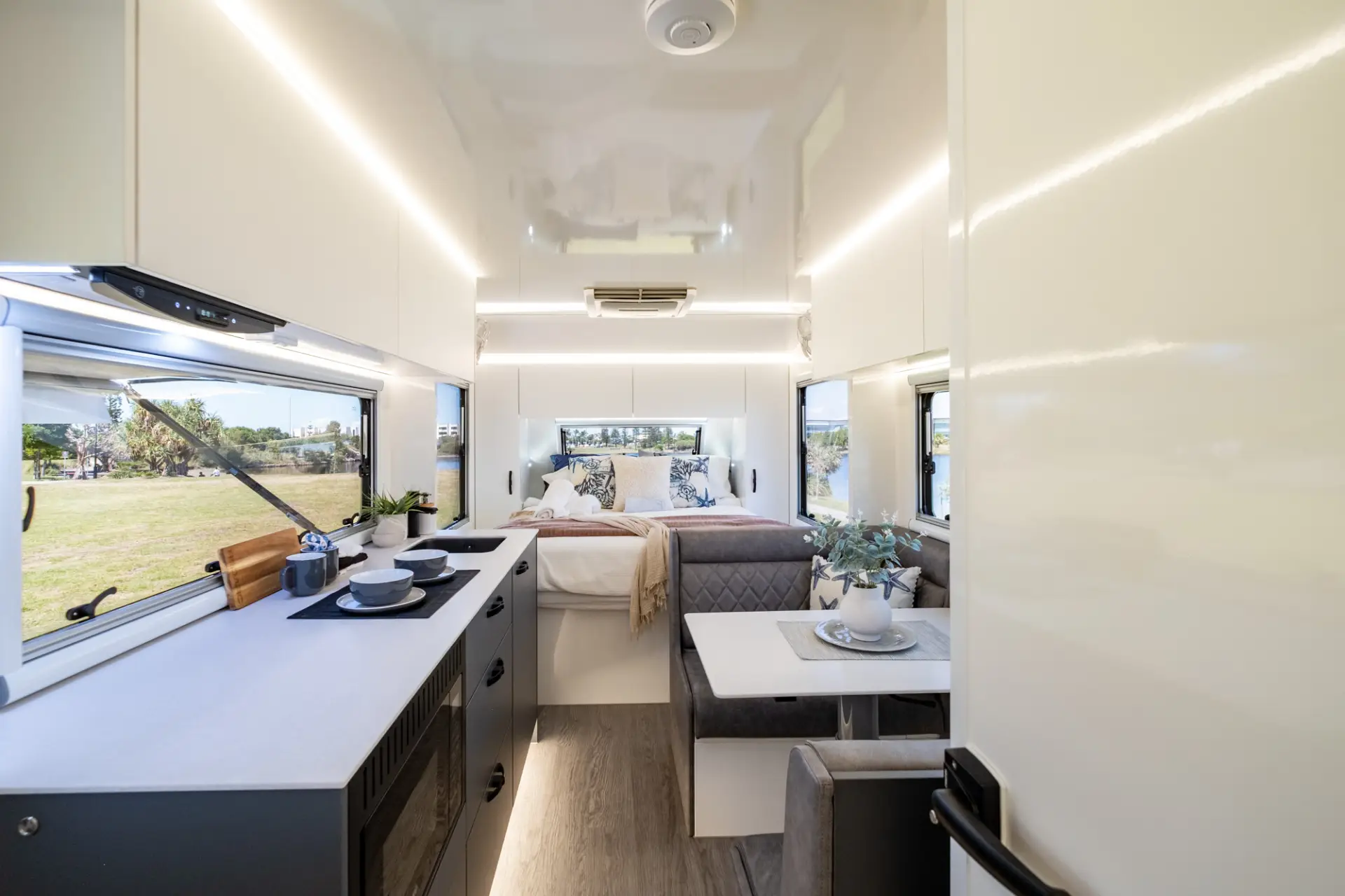2026 Vision RV Elysium 19'6 Couples — photo 38